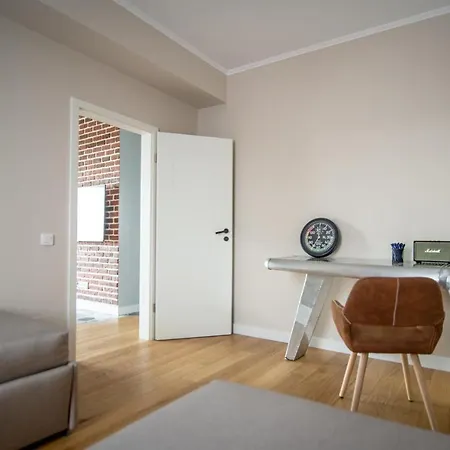 Aparthotel The Aviator - Jacuzzi & Panoramic View