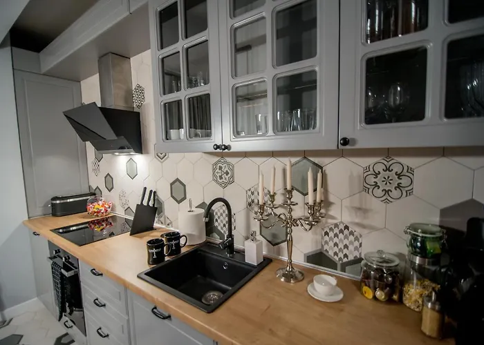 The Aviator - Jacuzzi & Panoramic View Apartahotel