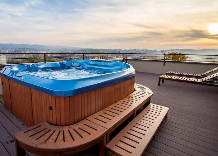The Aviator - Jacuzzi & Panoramic View Lägenhetshotell 4*