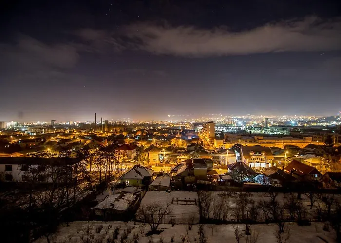 The Aviator - Jacuzzi & Panoramic View Apartahotel 4*